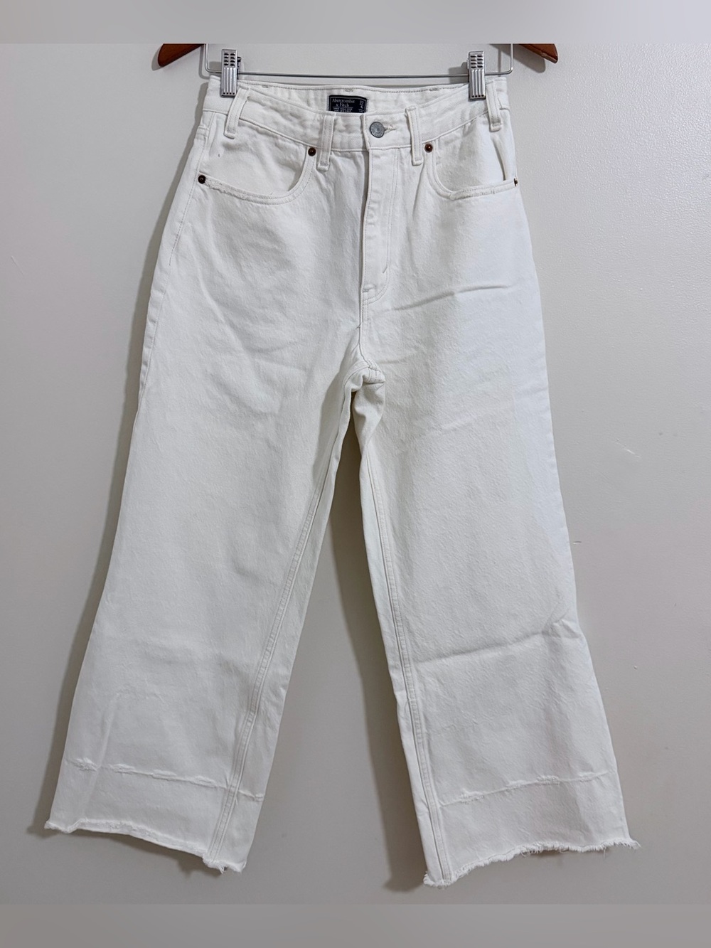 Abercrombie Wide Leg Annie High Rise Off White Jeans Size 27 / 4